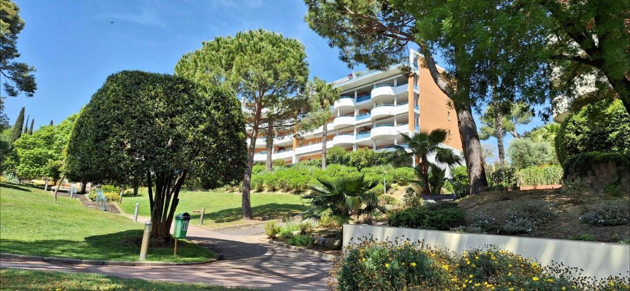 Charmant Appartement Residentiel Avec Terrasse, Jardin Privatif Et Piscine A Cannes 칸느 외부 사진