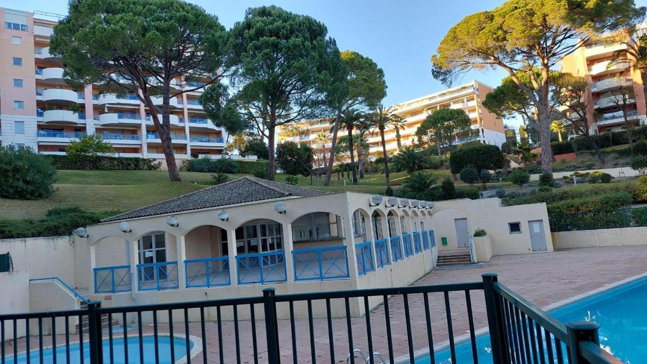 Charmant Appartement Residentiel Avec Terrasse, Jardin Privatif Et Piscine A Cannes 칸느 외부 사진